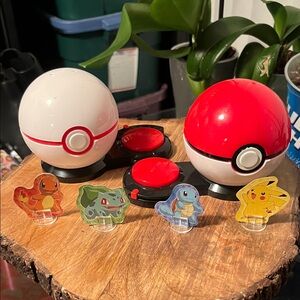 Pokémon bundle , 2 spinning Poké ball balls and for little Pokémon figures